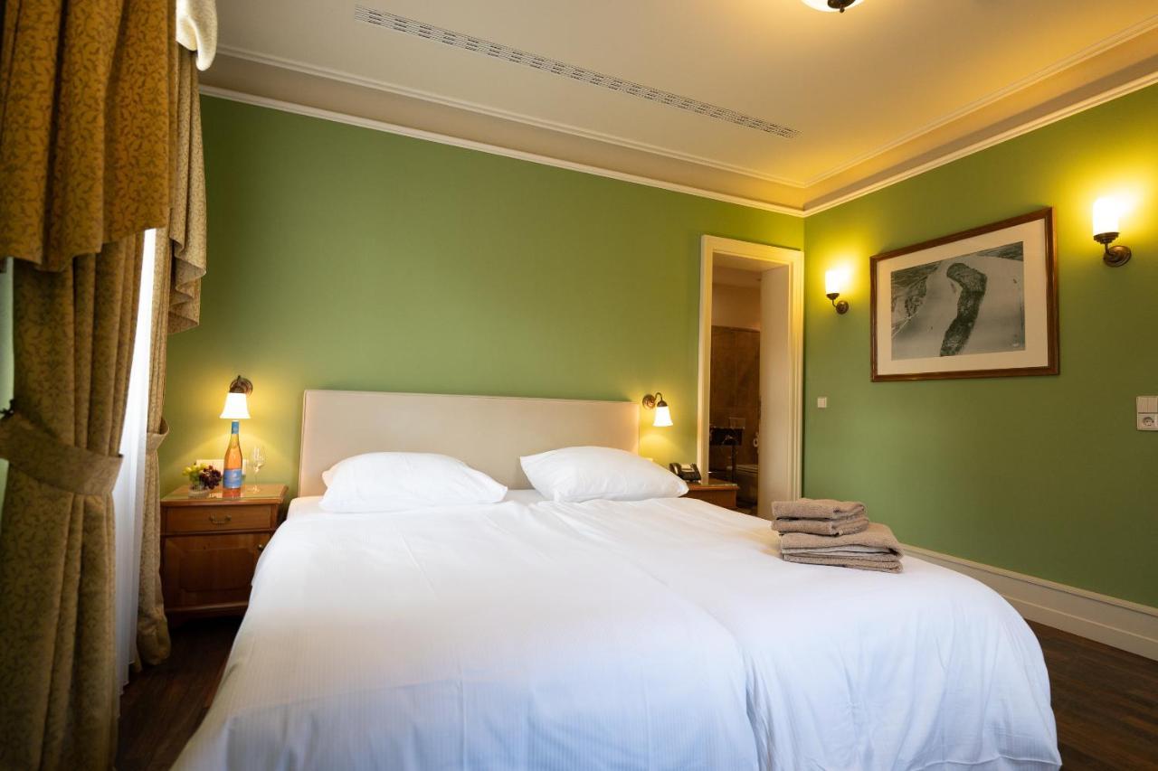 Bed and Breakfast Residenz Weingut Schloss Reinhartshausen Эльтвилле Экстерьер фото