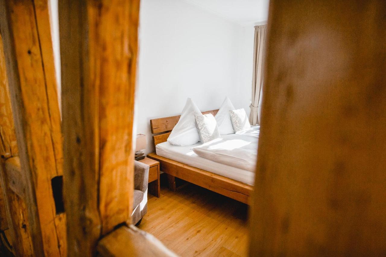 Bed and Breakfast Residenz Weingut Schloss Reinhartshausen Эльтвилле Экстерьер фото