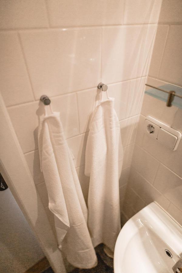 Bed and Breakfast Residenz Weingut Schloss Reinhartshausen Эльтвилле Экстерьер фото