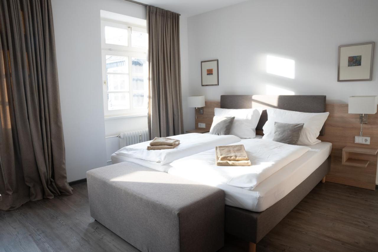Bed and Breakfast Residenz Weingut Schloss Reinhartshausen Эльтвилле Экстерьер фото